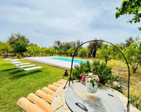 Villa Horus near the sandy beach with pool, parking & wifi, Calabernardo